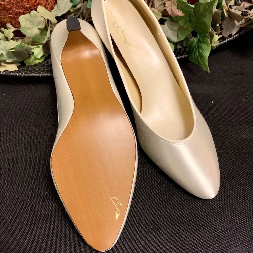 (NOT FOR SALE) WHITE SATIN DRESS SHOES STILL IN BOX - Picture 2 of 3